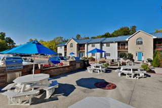 Put-in-Bay Poolview Condo #2 - 1