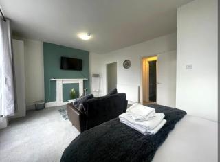 Lavish Lounge - Swansea - 5