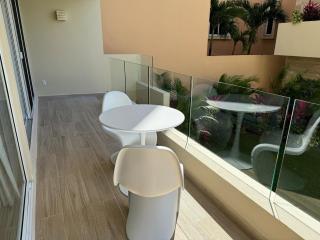 Azure Caribbean Citrine - 9