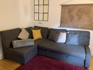 Bright Private Room with Balcony in SE London! - 2