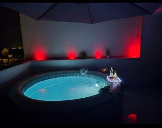 Summer Apartment for 10, 4 rooms, sea view with jacuzzi - Podstrana - 9