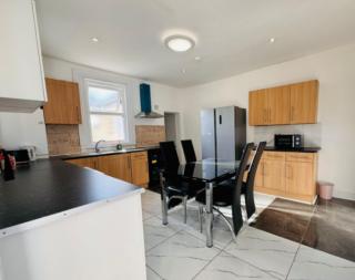 Cowley House - 3