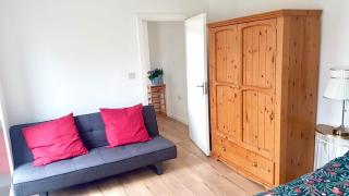 Bright 1 bedroom guest house - 9