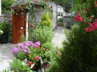 Tritoxo Guesthouse - Koukouli - 3