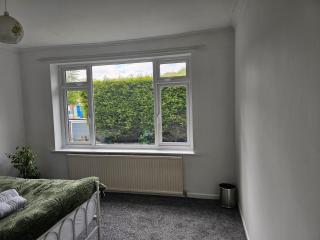 Room near Macclesfield Hospital - 3