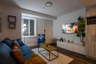 Amazing 4 Bedroom Unit in Downtown - Montréal - 1