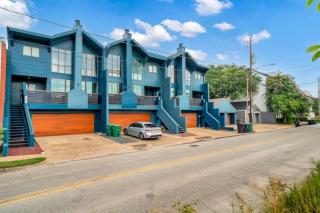 Two Large Homes in Houston Huge Pool EVCharging - 0