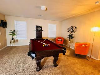 Pool Table, Foosball, King Bed, Crib,parking&yard - Kyle - 8