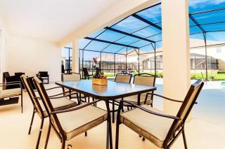 Family Retreat - Double Rooms shared bath-Luxury Club-Pool SPA-near Disney Parks with WiFi - 1