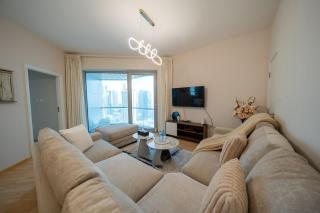 Homes & Beyond l 2BR in the Heart of Dubai Marina - 7