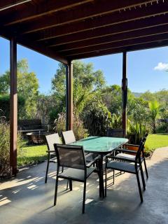 Renzos Coast Country and Pet-Friendly Retreat - - 2