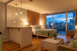 Luxury Waikiki Condo with Retro Charm & FREE Parking - 9