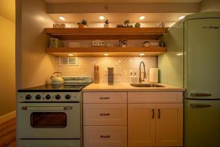Luxury Waikiki Condo with Retro Charm & FREE Parking - Honolulu - 7