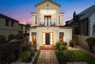 Beach & Bay - Modern Family Stay Glenelg North - Glenelg - 0