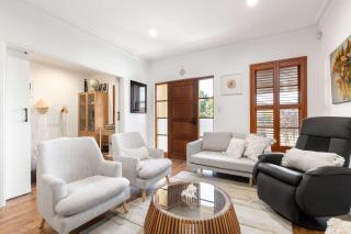 Beach & Bay - Modern Family Stay Glenelg North - Glenelg - 3