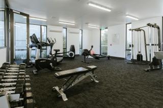 Lakeside central 3 bdrm Luxury! - Wanaka - 1