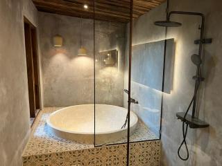 Near airport 3br villa w pool - Kuta - 3