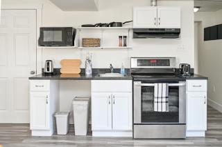 Bike, Hike, Relax -Cozy Stay by BLT & Bluff Trail - Timberlea - 1