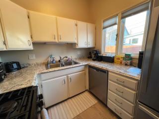 Downtown Coastal Trail 2 BDR 1 BTH Sleeps 2-6 - 4