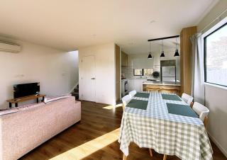 Close to New Lynn train station 3 bedroom townhouse - Auckland - 9