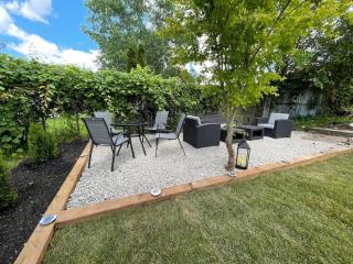 Modern Niagara studio - 5