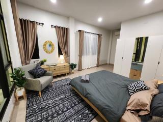 Kids friendly-Jacuzzi & Slider Pool Villa - 1