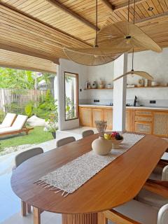 Villa Louna Maiya Canggu - Canggu - 4