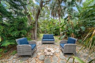 Palm Paradise - Cocoa Beach - 9