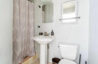 The Artist's Cottage - 7