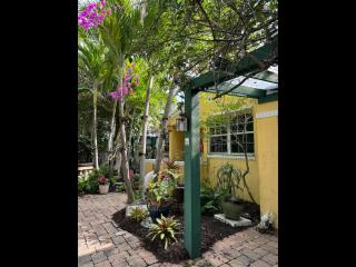 The Artist's Cottage - 6