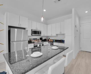 Charming Getaway - Houston - 5