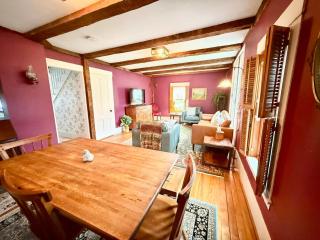 Renovated Ambrose House with Antique Decor and Sun Porch - Center Harbor - 4