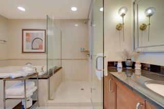 The Esme Suite at MGM Signature 5 MIN WALK FROM F1 GRANDSTAND Located at Tower 2 - 4