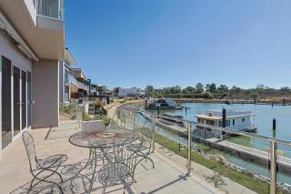 Riverfront Family Home in Mildura - Mildura - 0