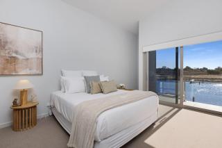 Riverfront Family Home in Mildura - Mildura - 9