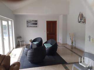 Pool View 5 Room - 1