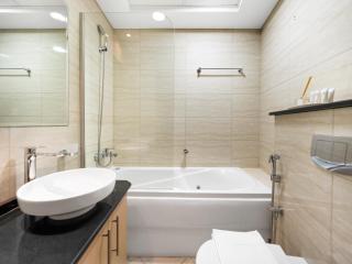 Sensational direct Sea, AIN View and Palm Jumeirah in Dubai Marina - 4