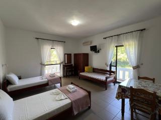 Zourpos Studios & Apartments - Kalyves - 2