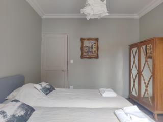 Grande maison de caractère, 3 ch, 2 salons, 2 salles de bains, une cour ! - Amboise - 5
