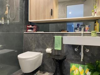Luxury Like New Home And Sunset - Sidney - 9