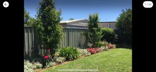 Quiet court easy stroll shops 500 metres from Centro - 1