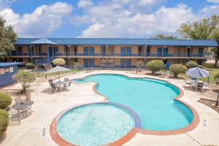 Days Inn by Wyndham Bay City - Bay City - 8