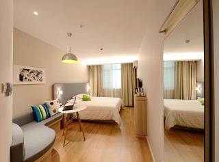 Hotel Grand Havenwood suites Near Delhi Airport - New Delhi - 9