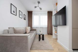Bright Apartment Close to PGE with Parking by Noclegi Renters - Varsovie - 7