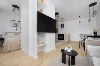 Bright Apartment Close to PGE with Parking by Noclegi Renters - Varsovie - 1
