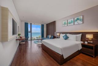 Canvas Danang Beach Hotel - 3