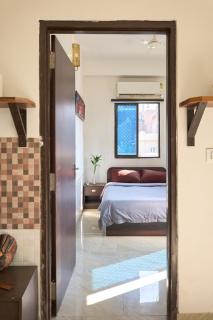 TicAna Large 1Bedroom Living Kitchen with AC , fiber wifi Rooftop garden lake view - Udaipur - 6