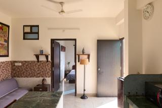 TicAna Large 1Bedroom Living Kitchen with AC , fiber wifi Rooftop garden lake view - Udaipur - 8