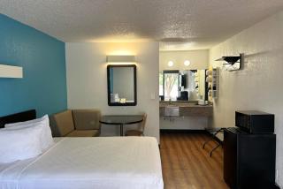 Blueway Inn Beeville Extended Stay - 6