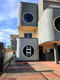 Yazmin's Bright Studio with Fast Wi-Fi & Parking - 0